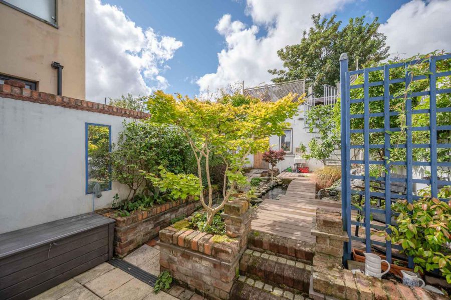 16 Southwell Road
