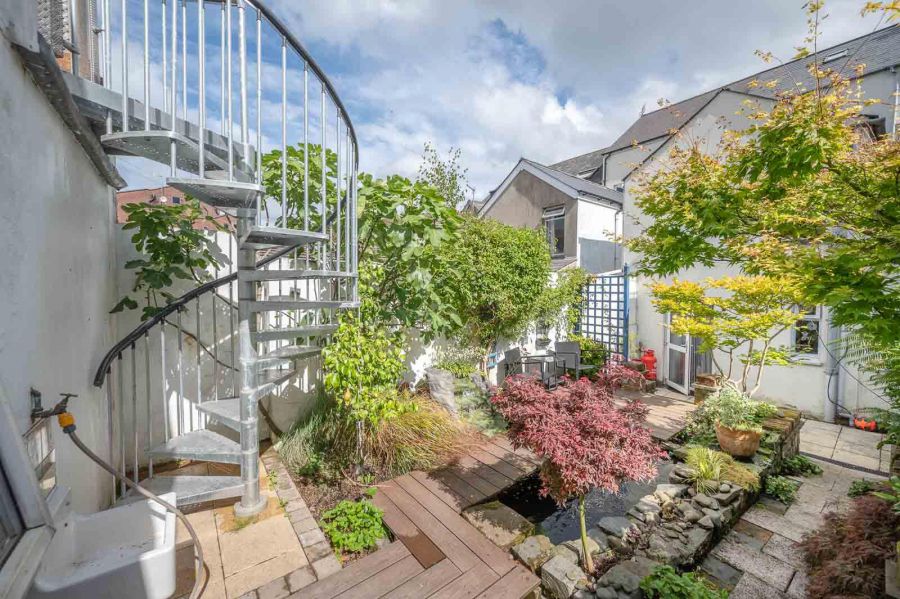 16 Southwell Road