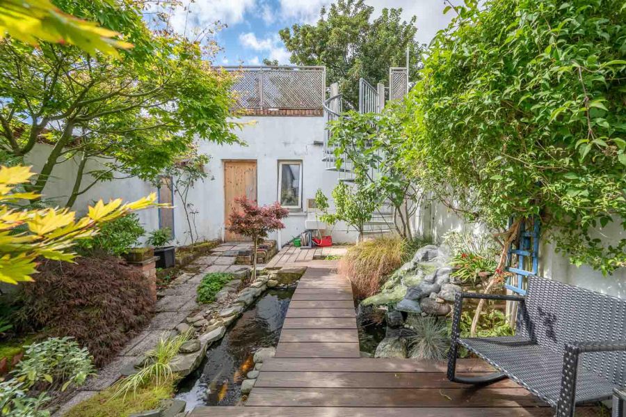 16 Southwell Road