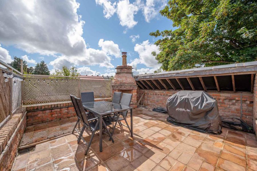 16 Southwell Road