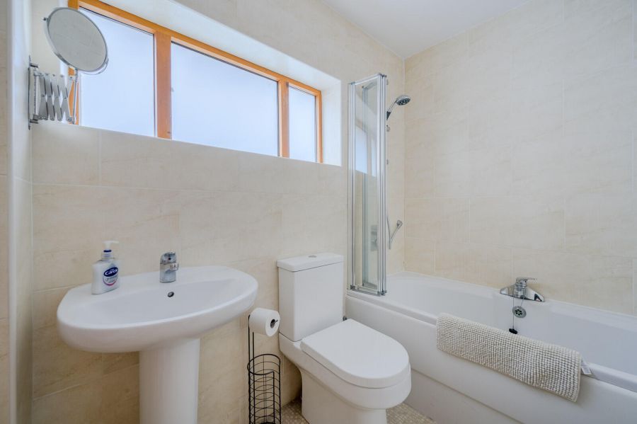 38F Shaftesbury Road