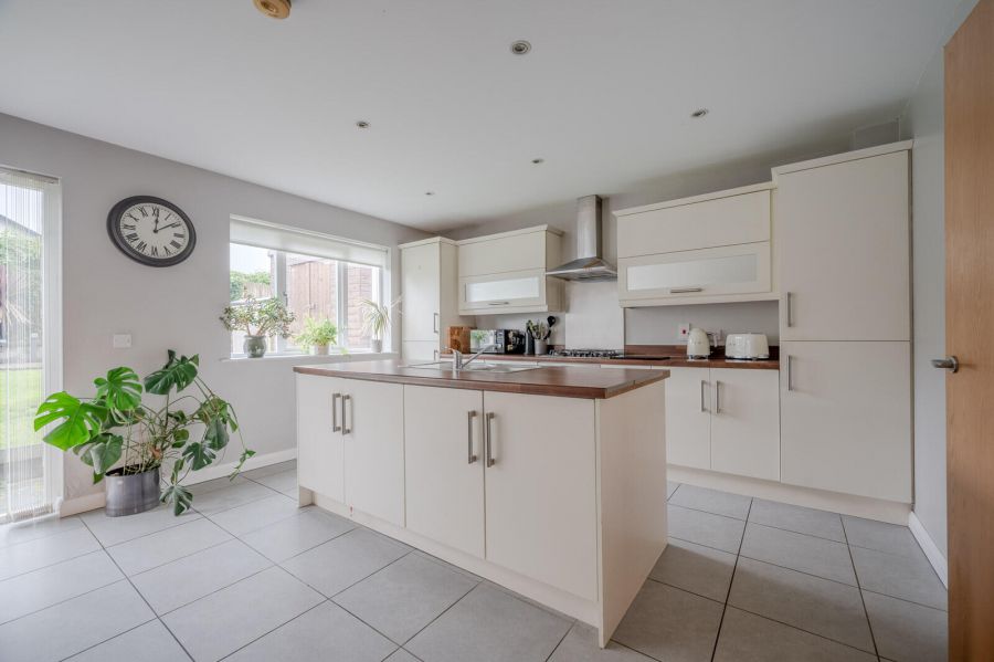 17 Shaftesbury Park