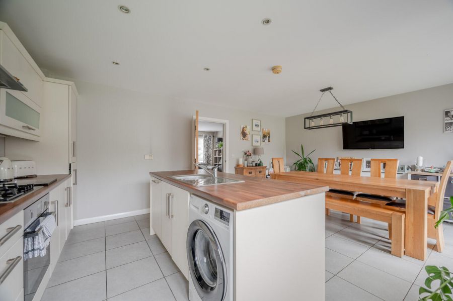 17 Shaftesbury Park