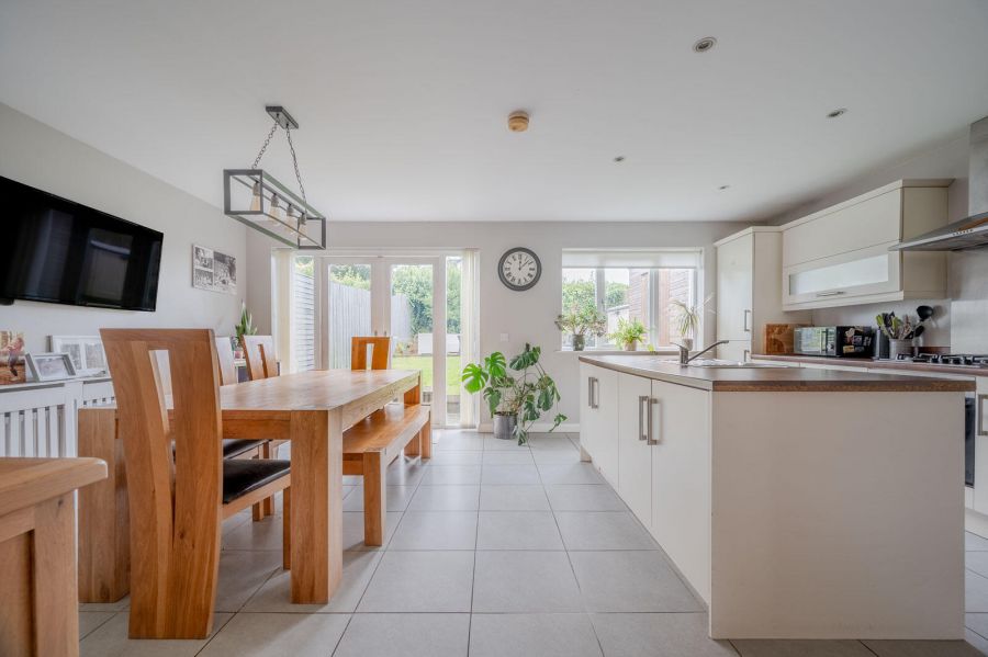 17 Shaftesbury Park