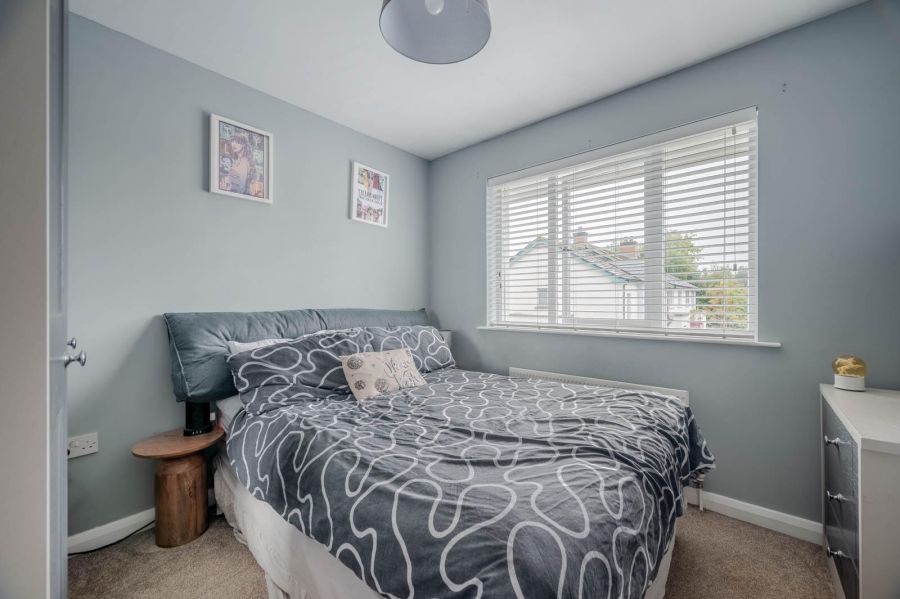 17 Shaftesbury Park