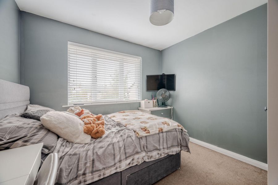17 Shaftesbury Park
