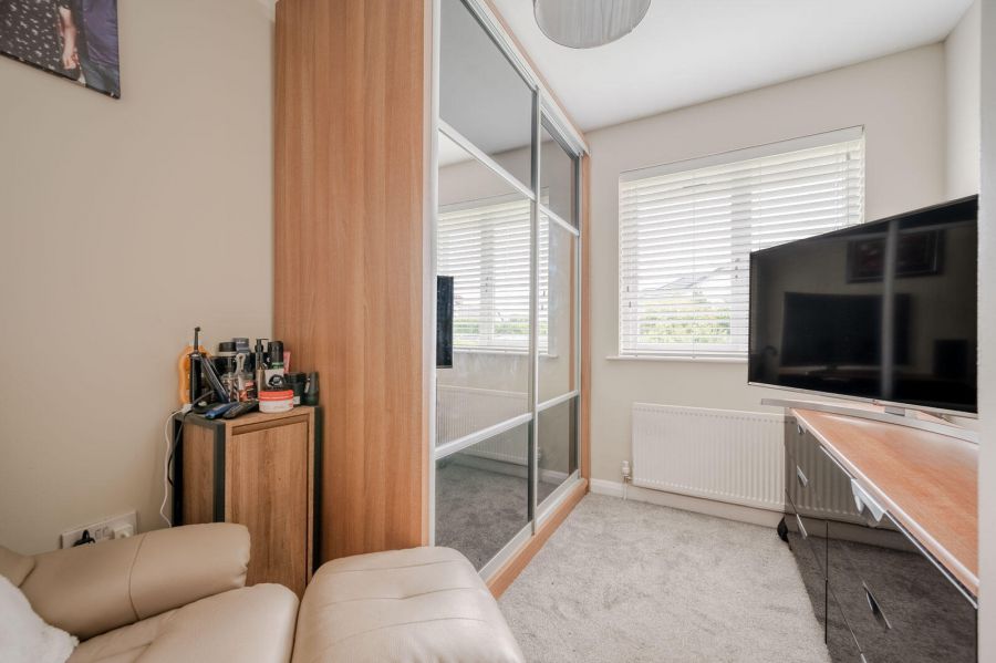 17 Shaftesbury Park