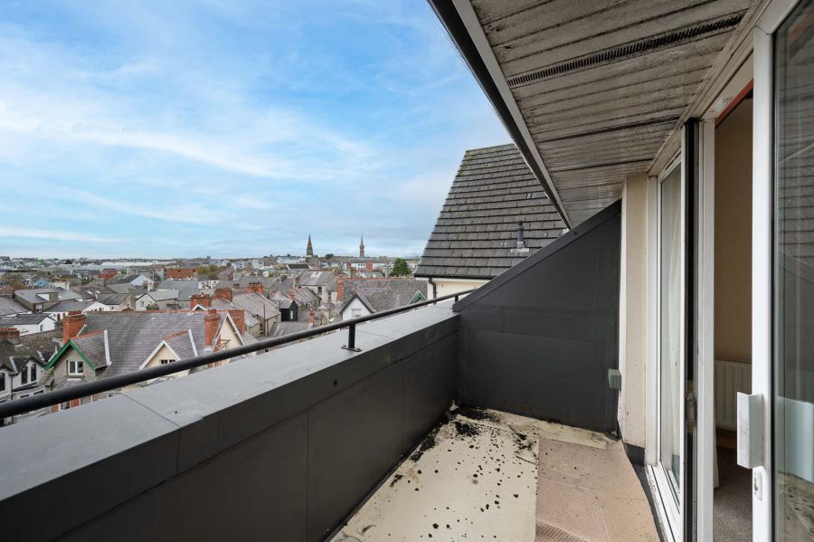 Flat 16, 4 Princetown Avenue