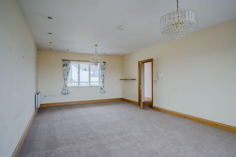 Flat 16, 4 Princetown Avenue