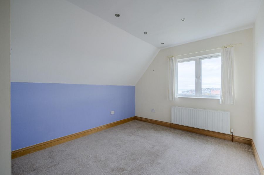 Flat 16, 4 Princetown Avenue