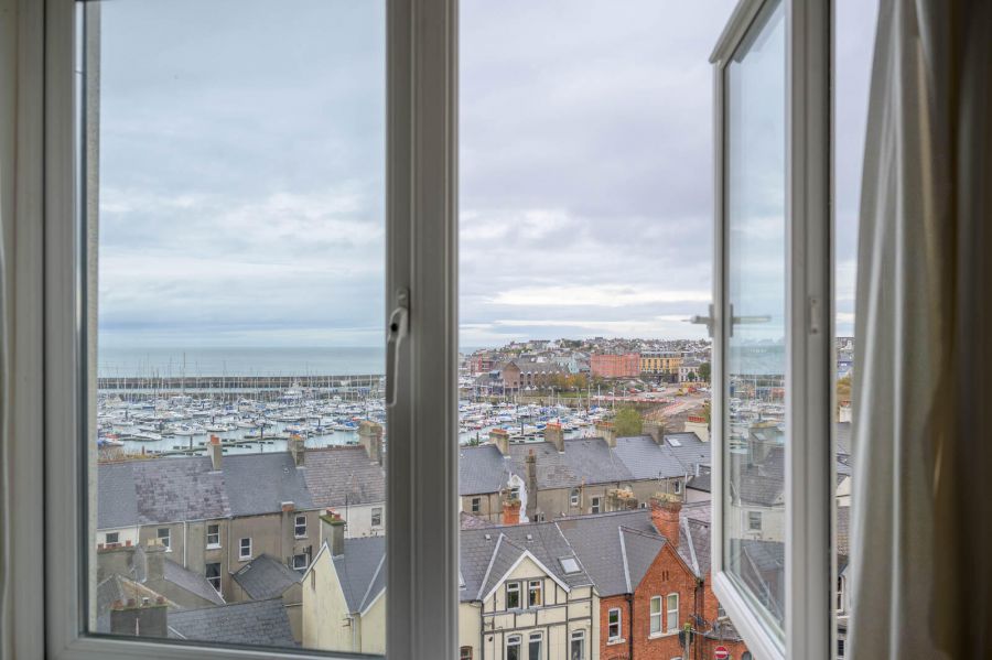 Flat 16, 4 Princetown Avenue