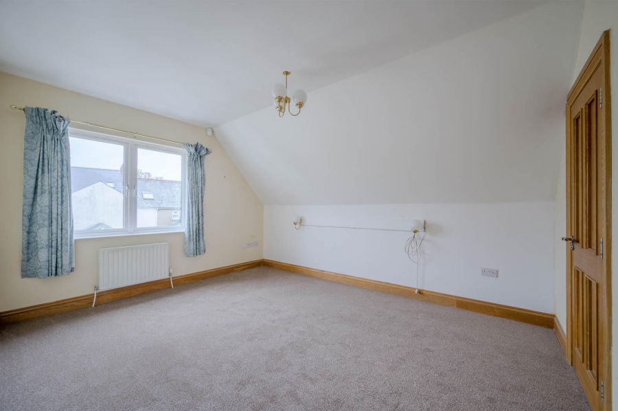 Flat 16, 4 Princetown Avenue