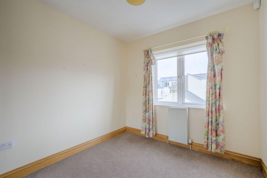 Flat 16, 4 Princetown Avenue
