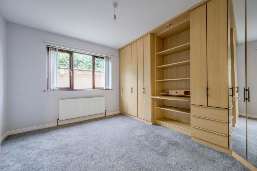 19 Sandringham Court