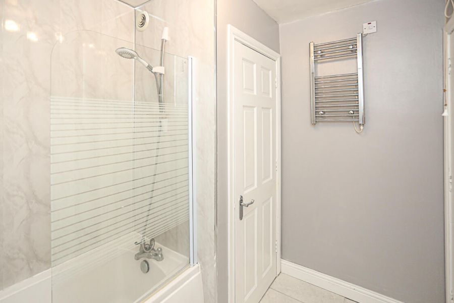 Flat 2 1A Inglewood Park