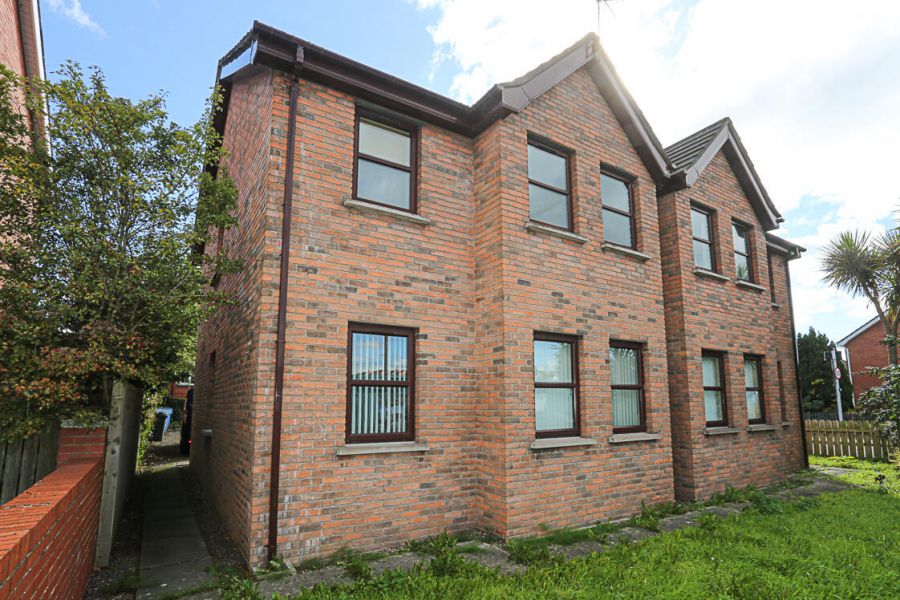 Flat 2 1A Inglewood Park