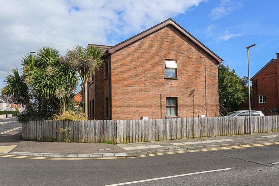 Flat 2 1A Inglewood Park