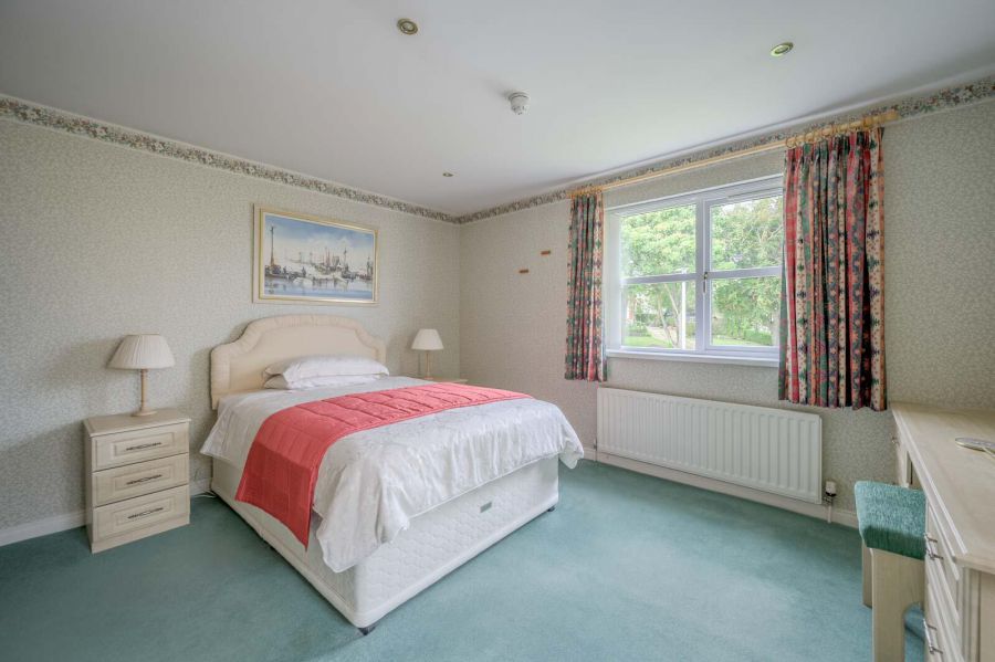 Apt 3 Farnham Lodge