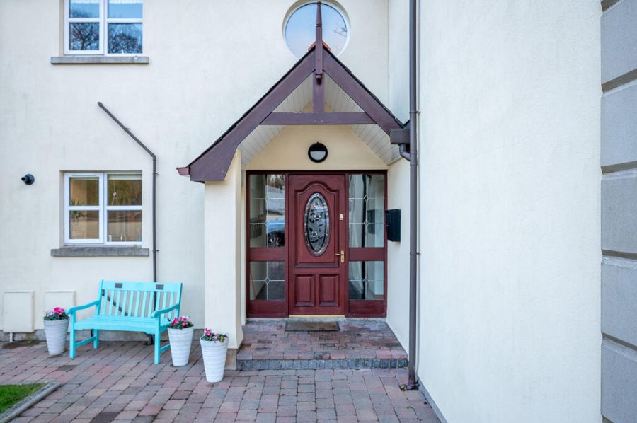 Apt 3 Farnham Lodge