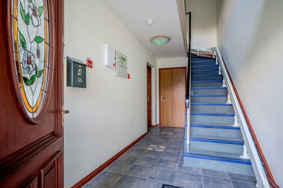 Apt 3 Farnham Lodge