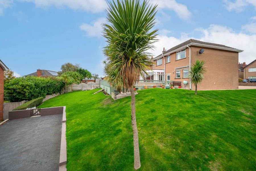 50 Cleland Park North