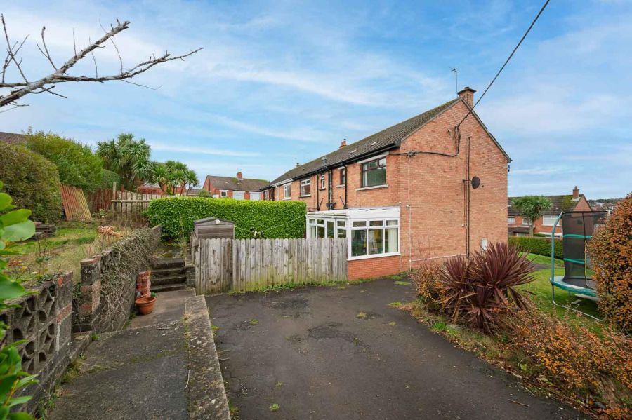 8 Silverstream Crescent