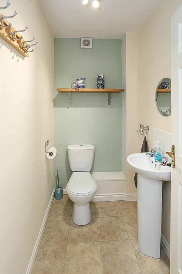 Apt 4, The Cedars 53 Bryansburn Road