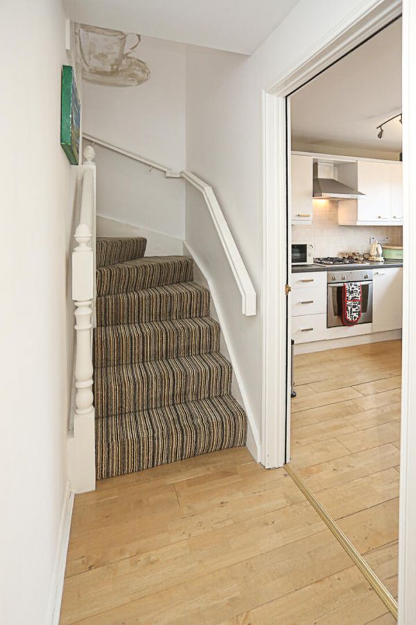 Apt 4, The Cedars 53 Bryansburn Road