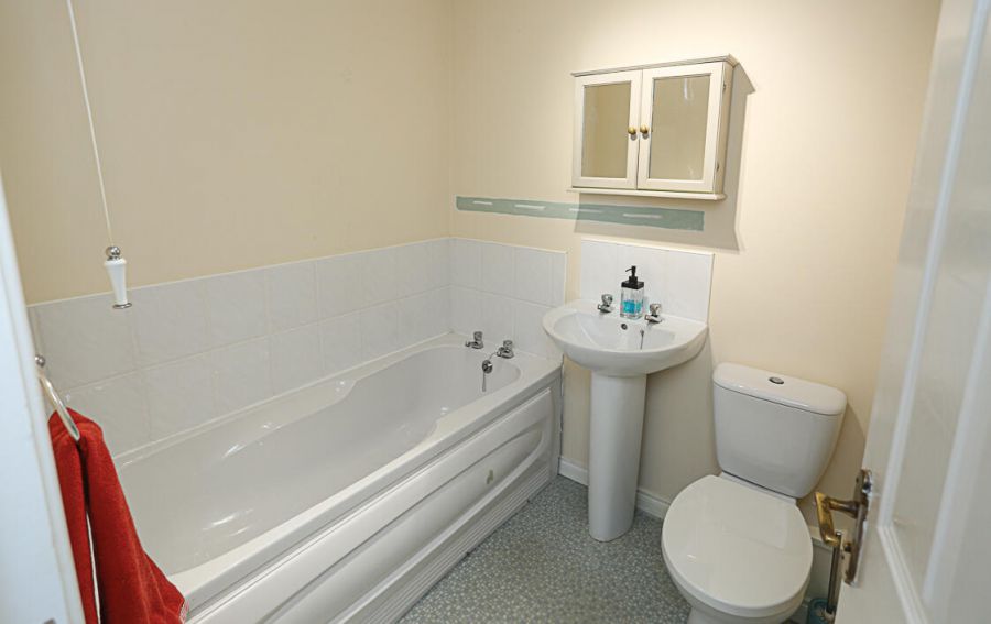 Apt 4, The Cedars 53 Bryansburn Road