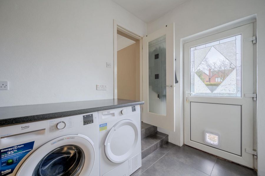 1 Lord Wardens Avenue