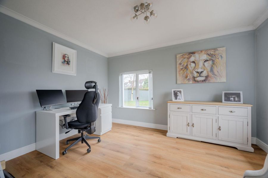 1 Lord Wardens Avenue