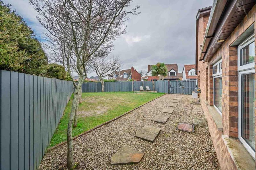 1 Lord Wardens Avenue