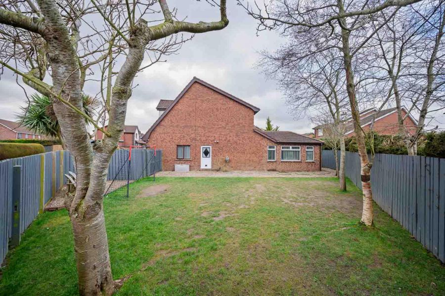 1 Lord Wardens Avenue