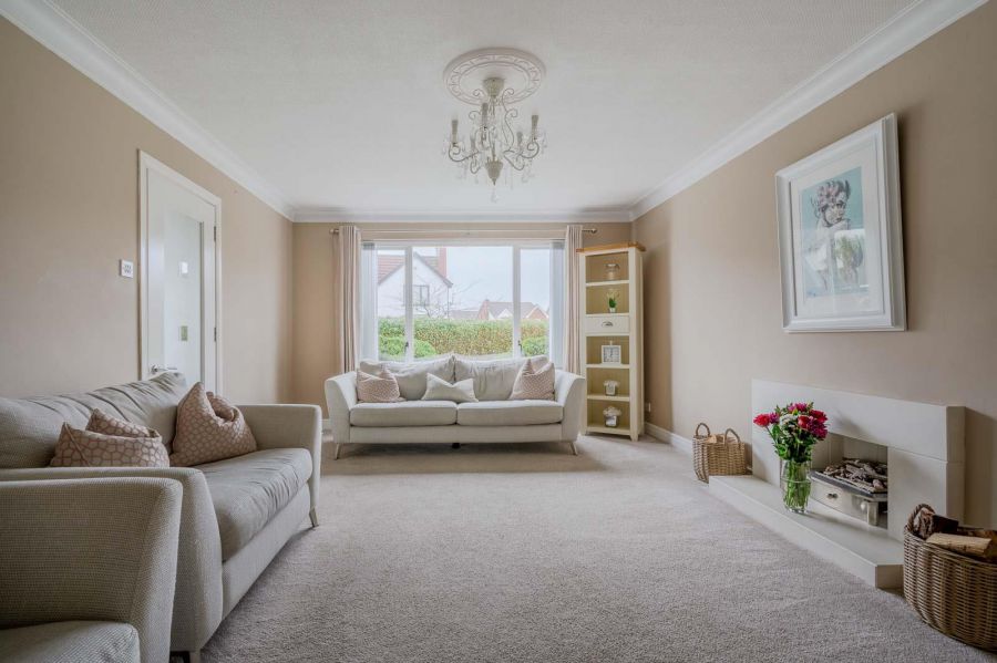 1 Lord Wardens Avenue