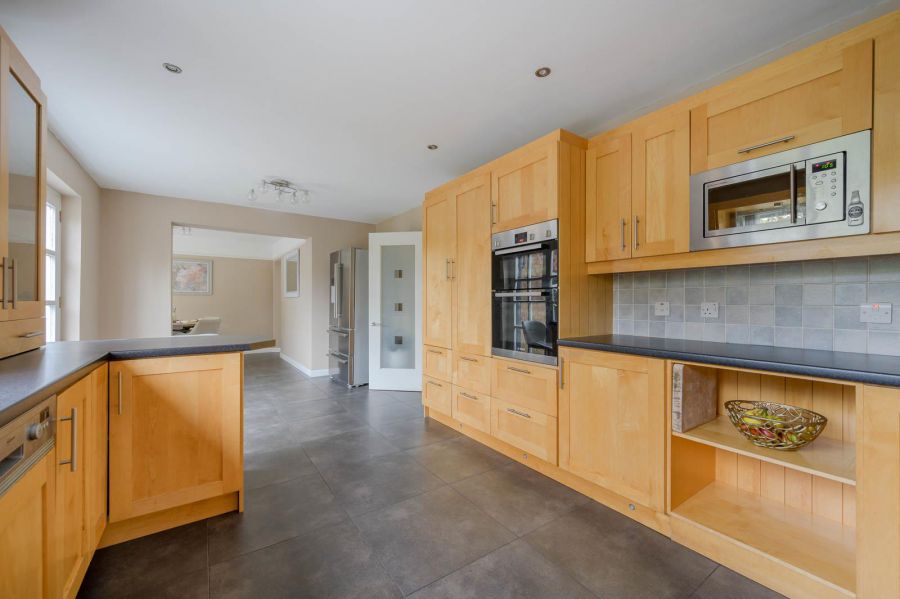 1 Lord Wardens Avenue