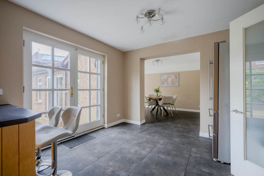 1 Lord Wardens Avenue