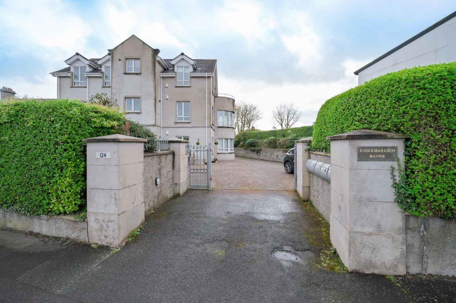 2 Knockmarloch Manor