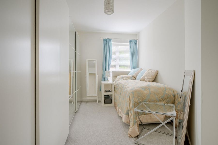 2 Knockmarloch Manor