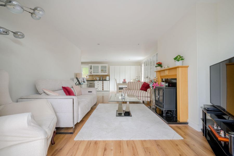 2 Knockmarloch Manor