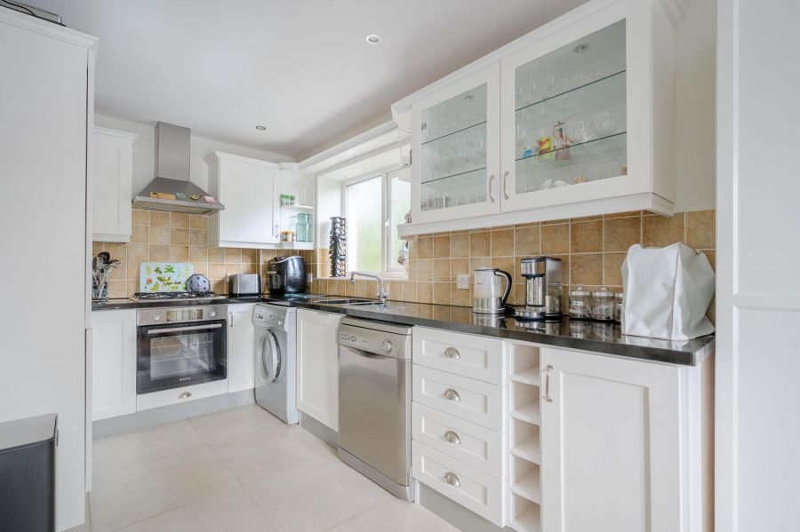 2 Knockmarloch Manor