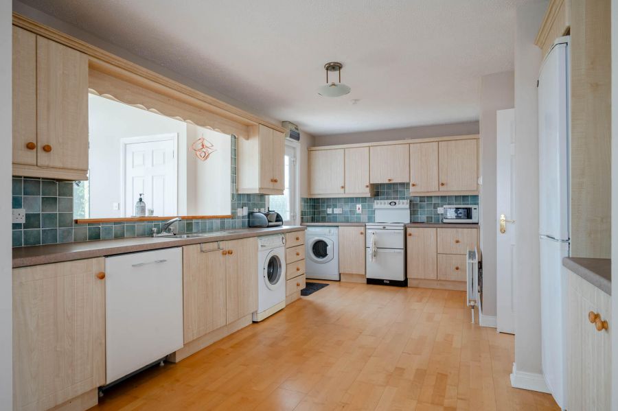 12A Andrews Shorefield