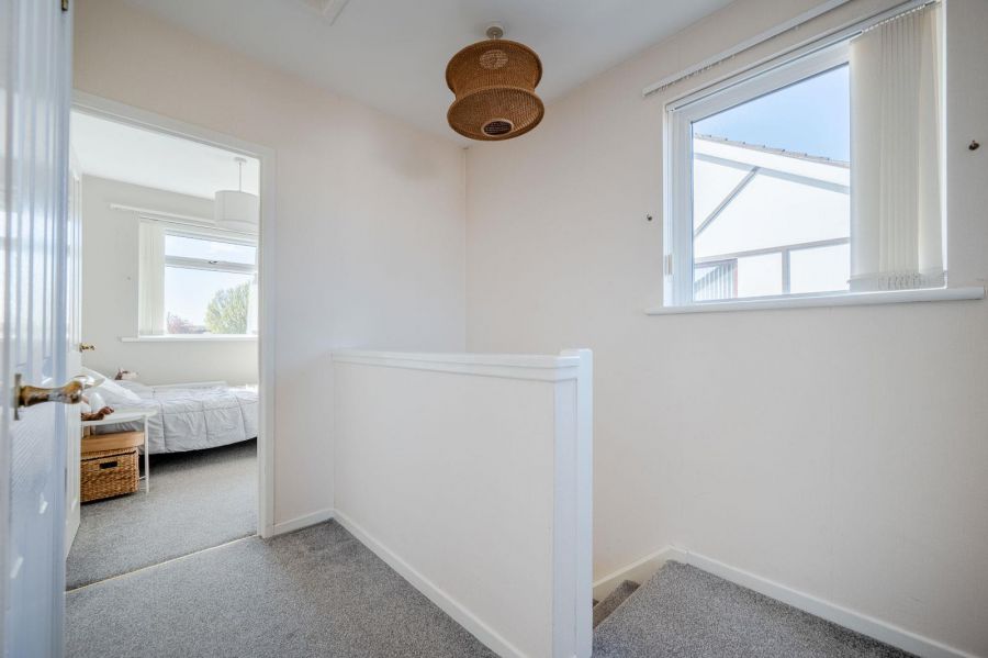 119 Towerview Crescent