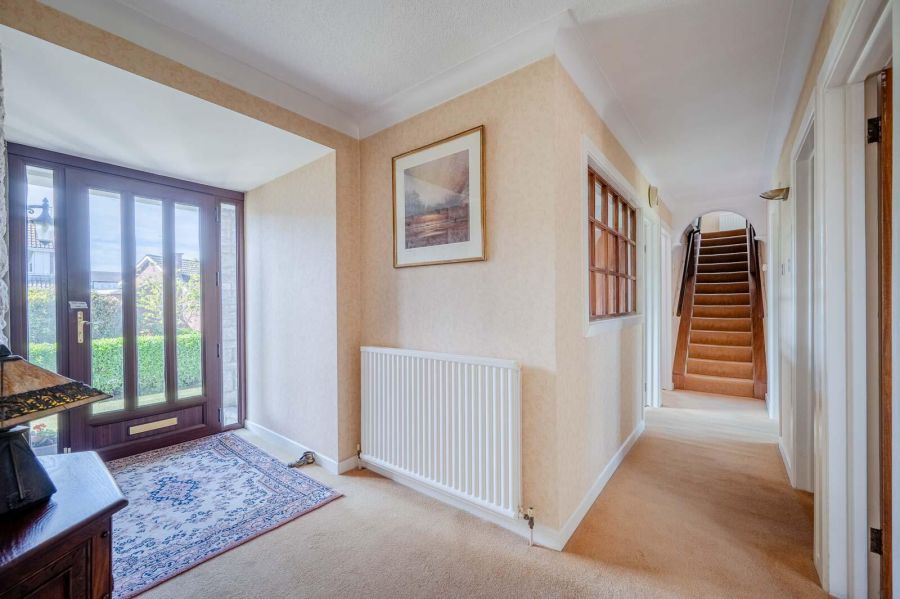 16 Cotswold Drive