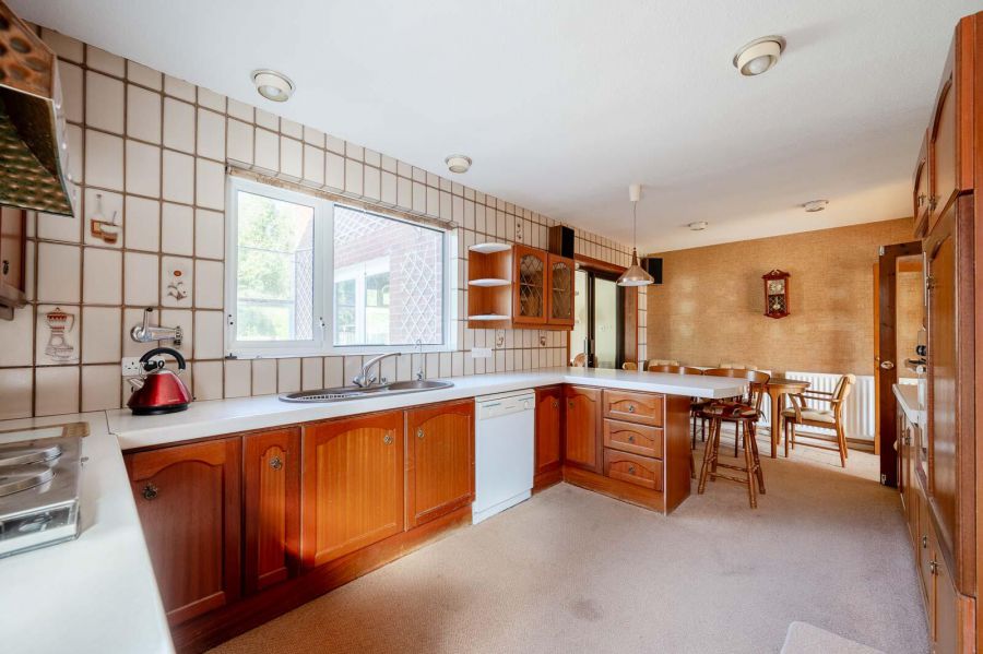 64 Lynne Crescent