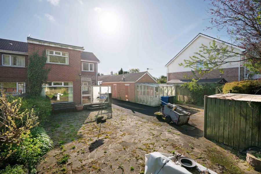 64 Lynne Crescent