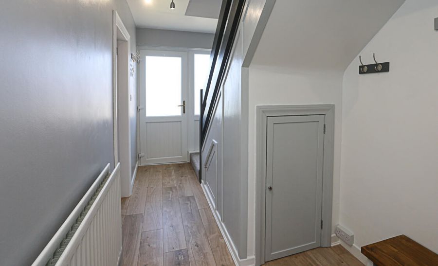 9 Lynne Crescent