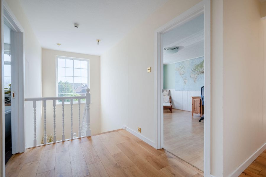 5 Knightsbridge Court