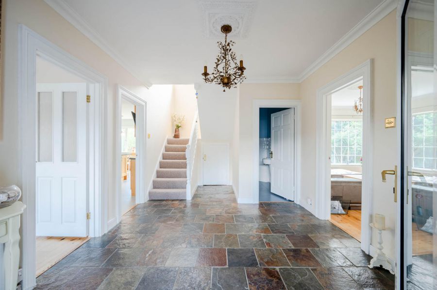 5 Knightsbridge Court