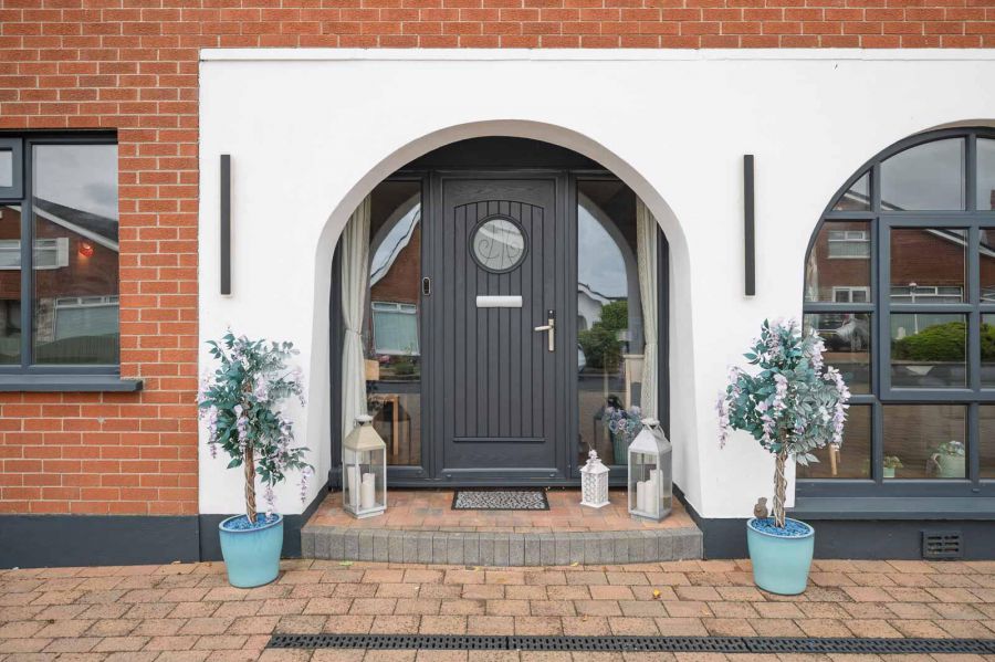 67 Knightsbridge Court
