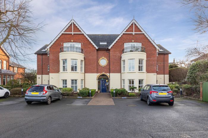 Penthouse, 8 Bayside Apartments,24 ballyholme road, bangor, BT20 5JS